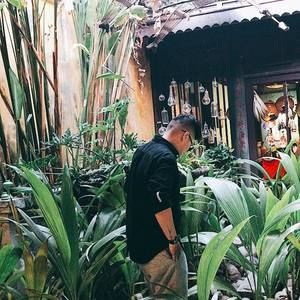 Meet your Posher, Pham